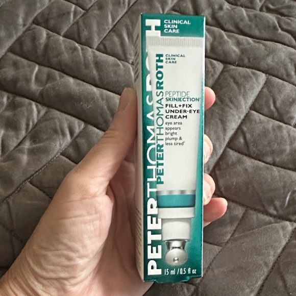 Peter Thomas Roth Other - Peter Thomas Roth Peptide Under-Eye Cream - Teal and White